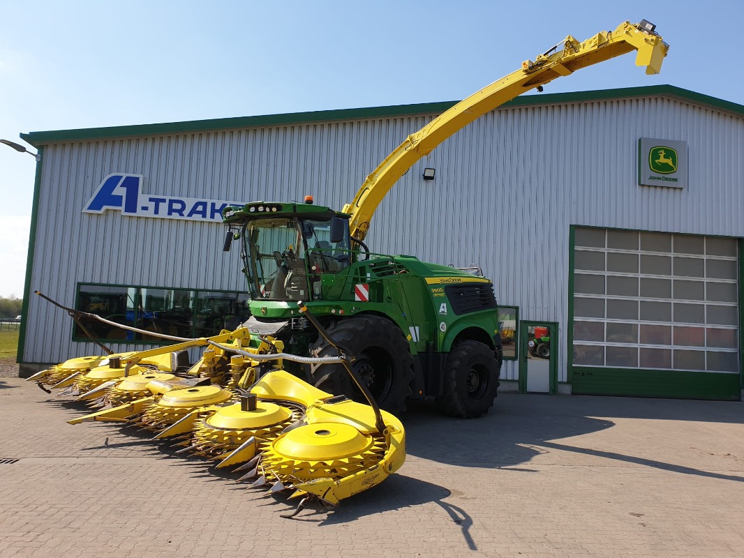 John Deere 9900 - Forage Harvester