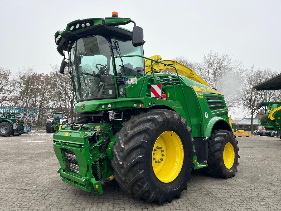 John Deere 8400 - Cosechadora de forraje