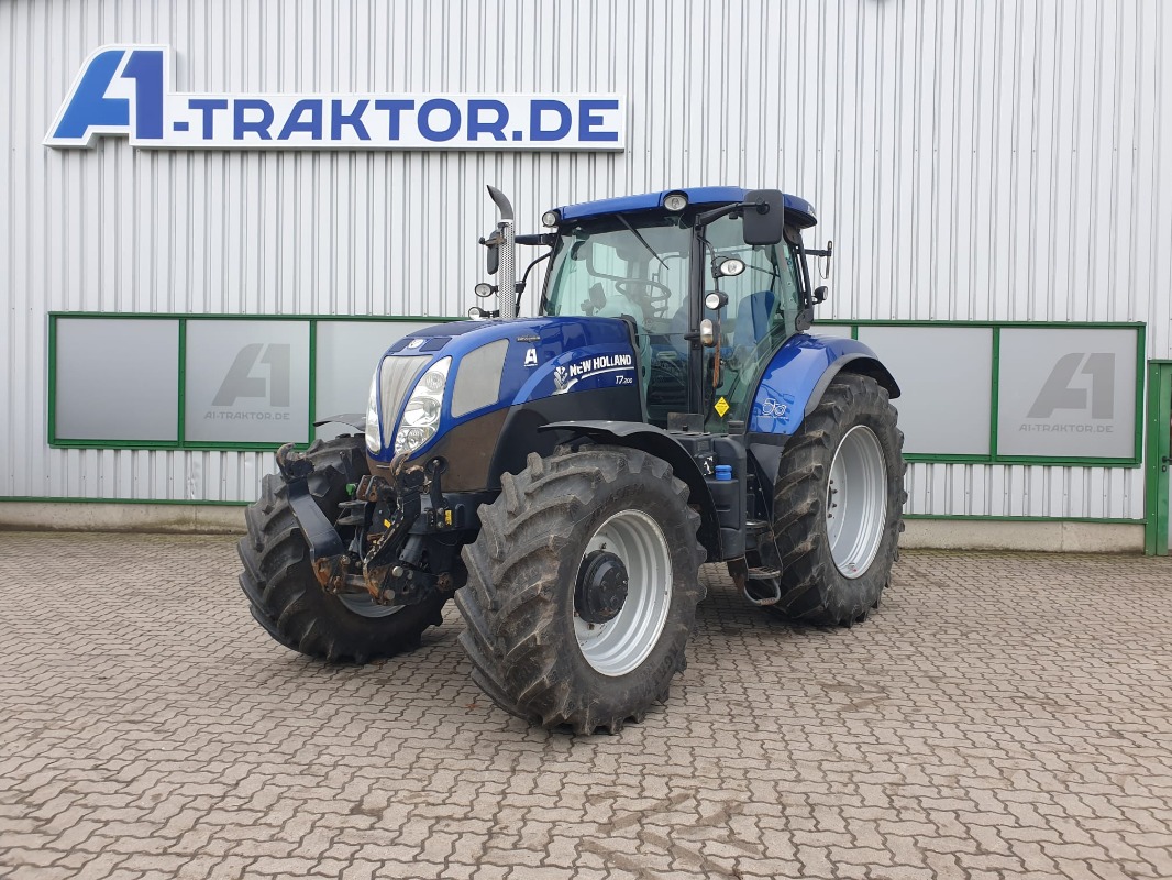 New Holland T7.200 - Traktor