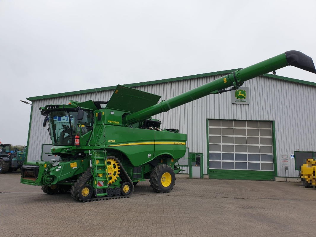 John Deere S770 - Cosechadora