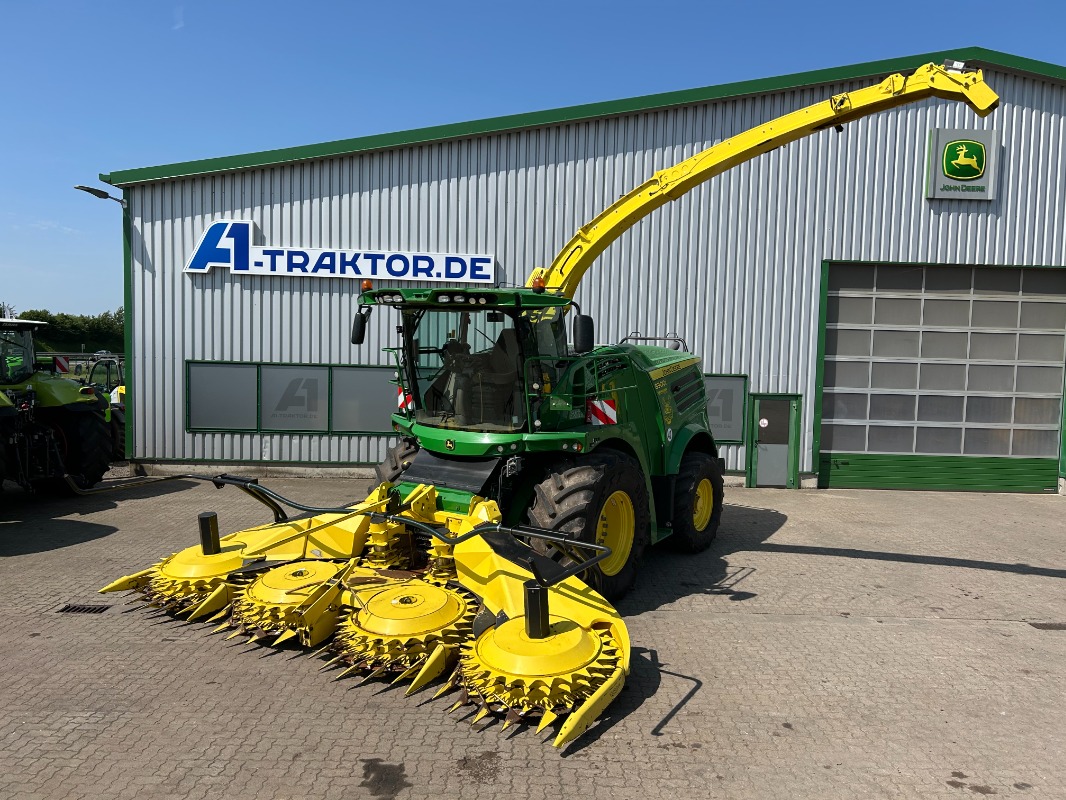 John Deere 8300 mit Kemper 460 Plus - Feldhäcksler