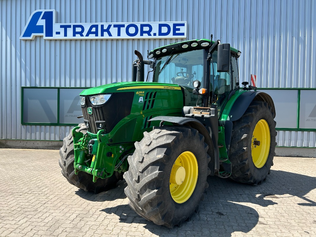 John Deere 6215R - Traktor