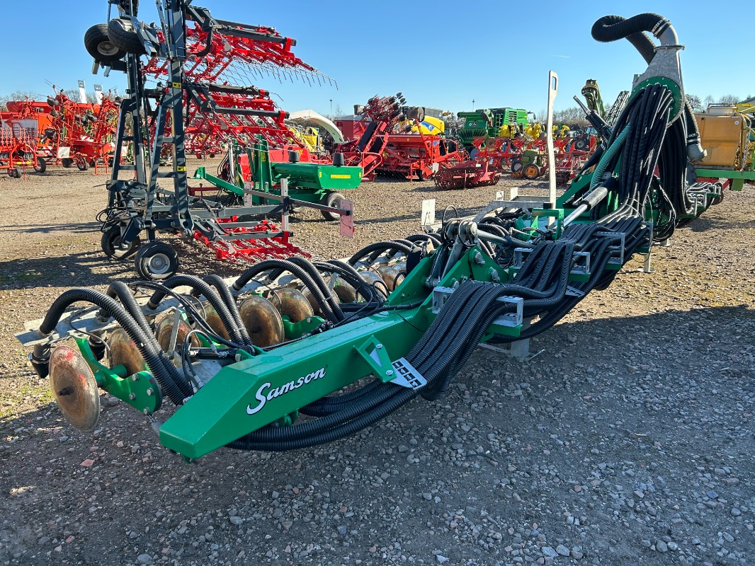 Samson TS 12 - Gülletechnik + Dungtechnik - Gülleschlitzgerät
