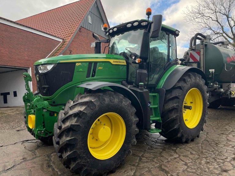 John Deere 6R 250 - Трактор