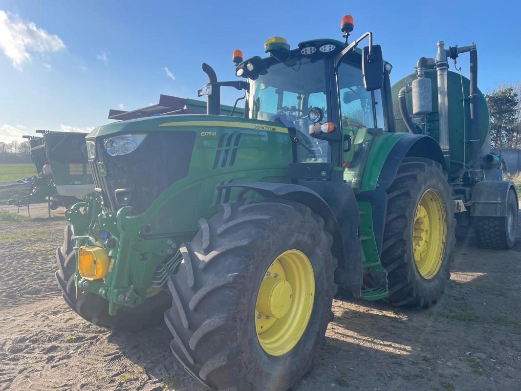 John Deere 6175M - Traktor