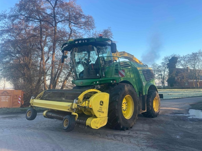 John Deere 9700 mit PickUp 639 - Forage Harvester