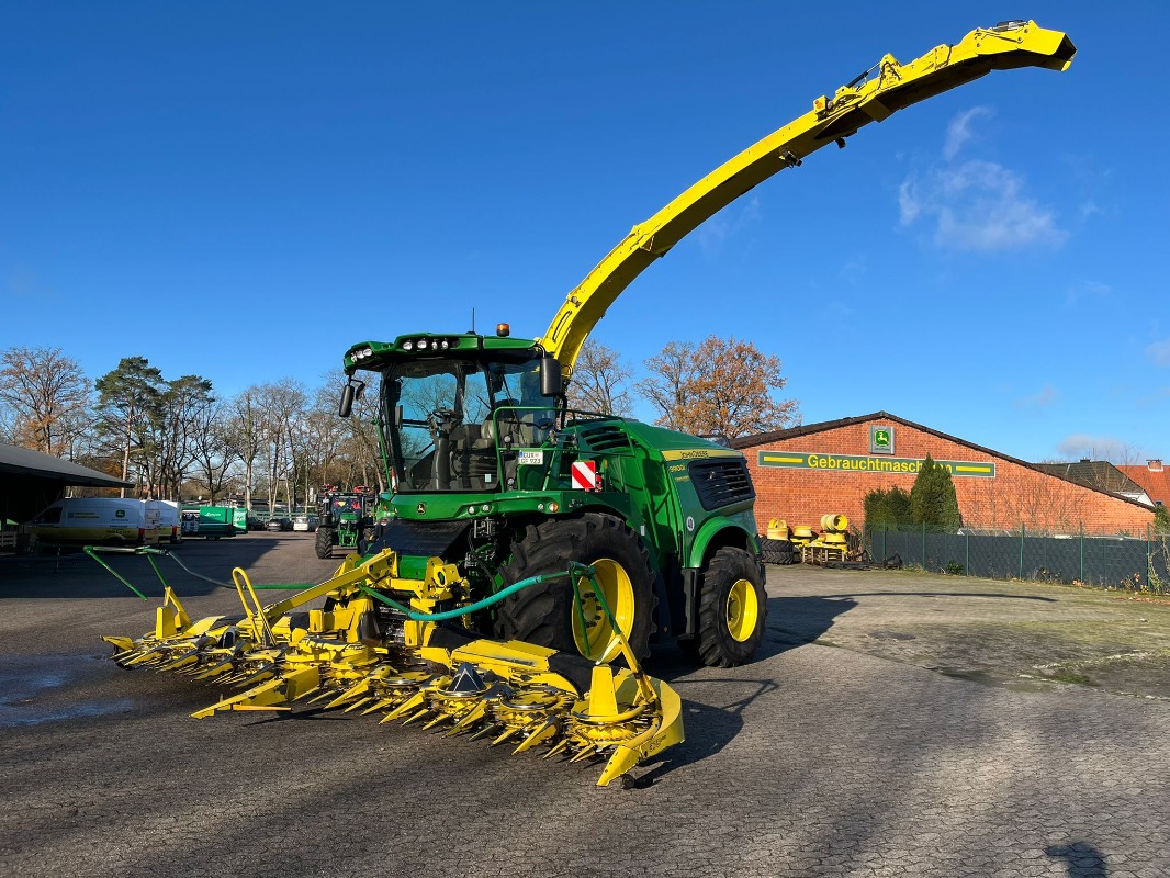 John Deere 9900 mit Kemper 375 - Forage Harvester
