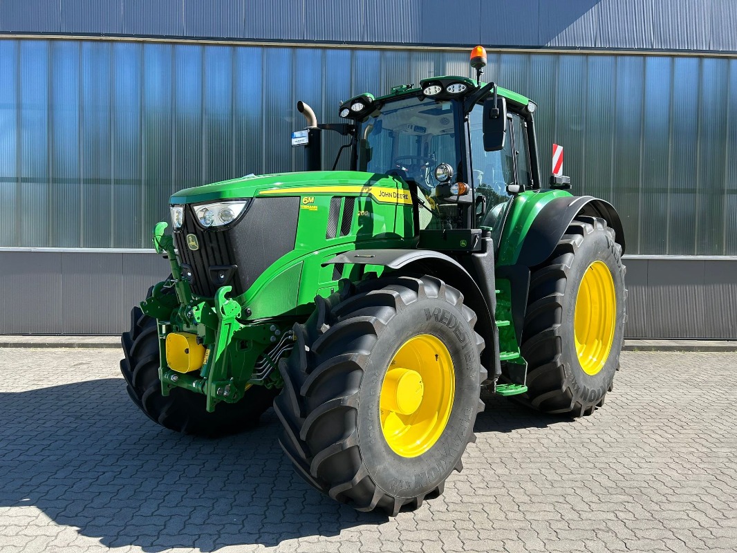 John Deere 6M 200 **MIETRÜCKLÄUFER** - Трактор