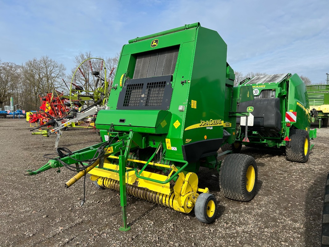 John Deere 592 H - Presse - Rundballenpresse