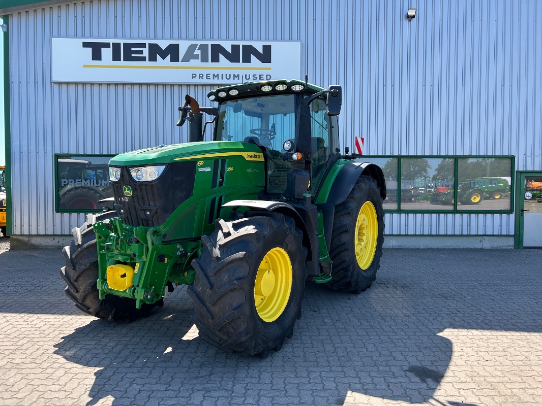John Deere 6R 250 - Трактор