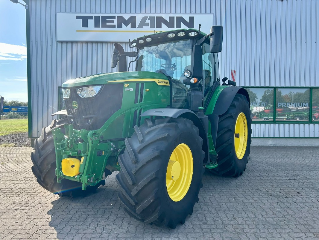 John Deere 6R 250 - Traktor