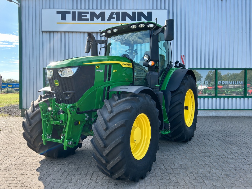John Deere 6R 250 - Traktor